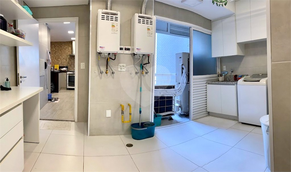 Apartamento à venda com 3 suítes em Vila Suzana, São Paulo, SP