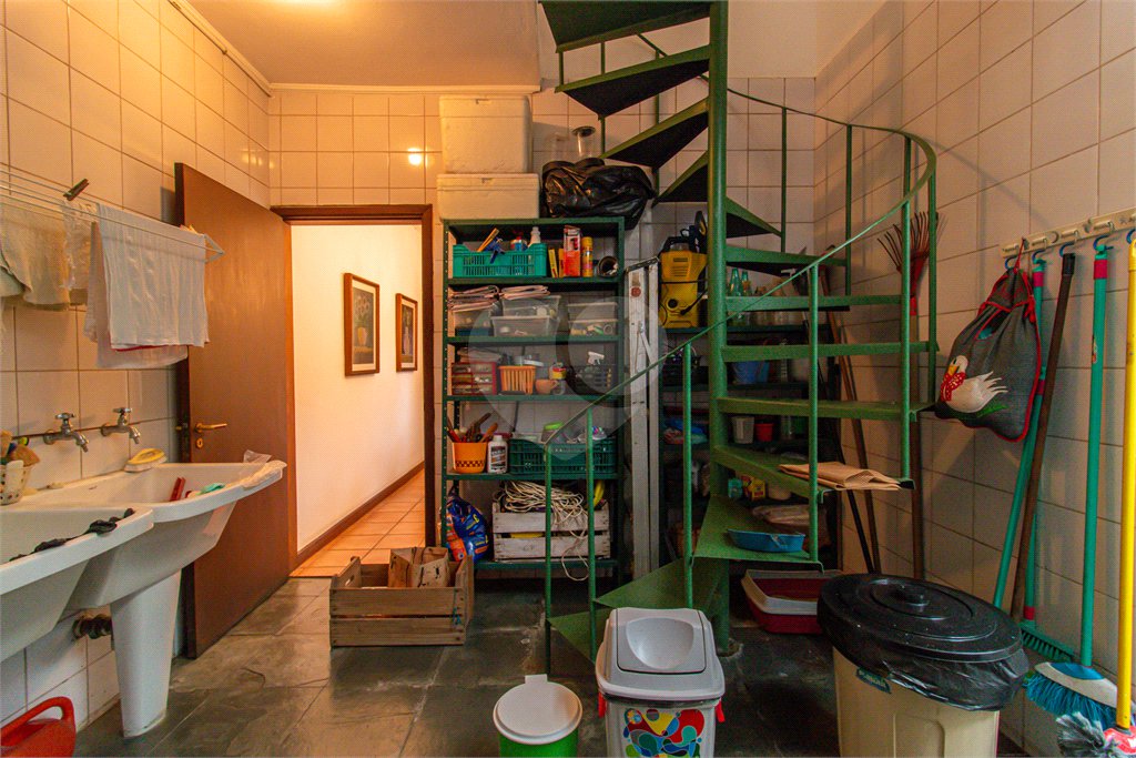 Casa à venda com 3 quartos, sendo 1 suíte,  no condomínio Jardim Hipico, São Paulo - SP