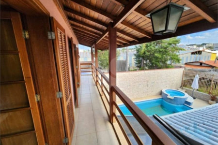 Casa à venda com 3 quartos, sendo 1 suíte, no Centro, Vinhedo, SP