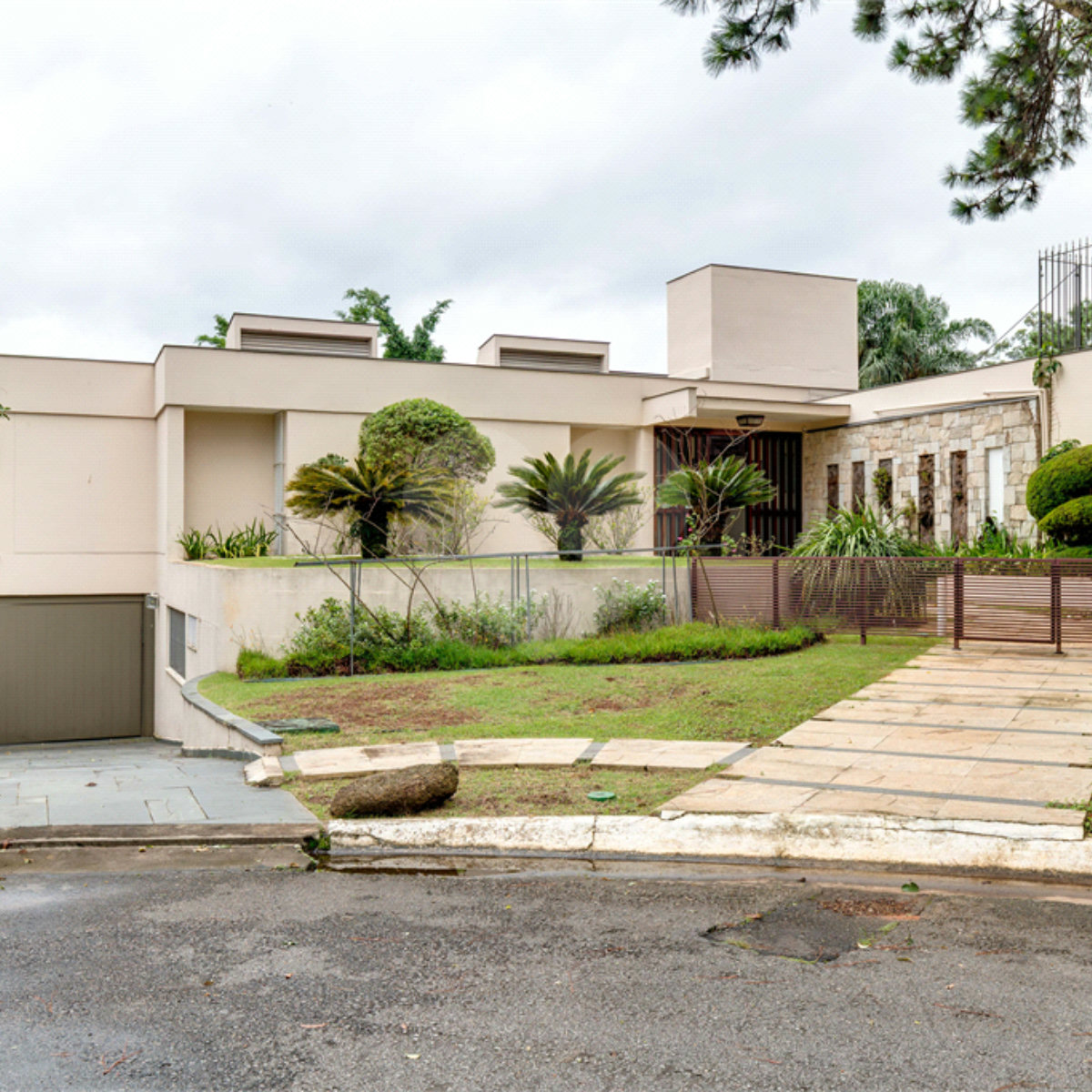 Casa de Vila à venda com 4 suítes em Chácara Flora, São Paulo, SP