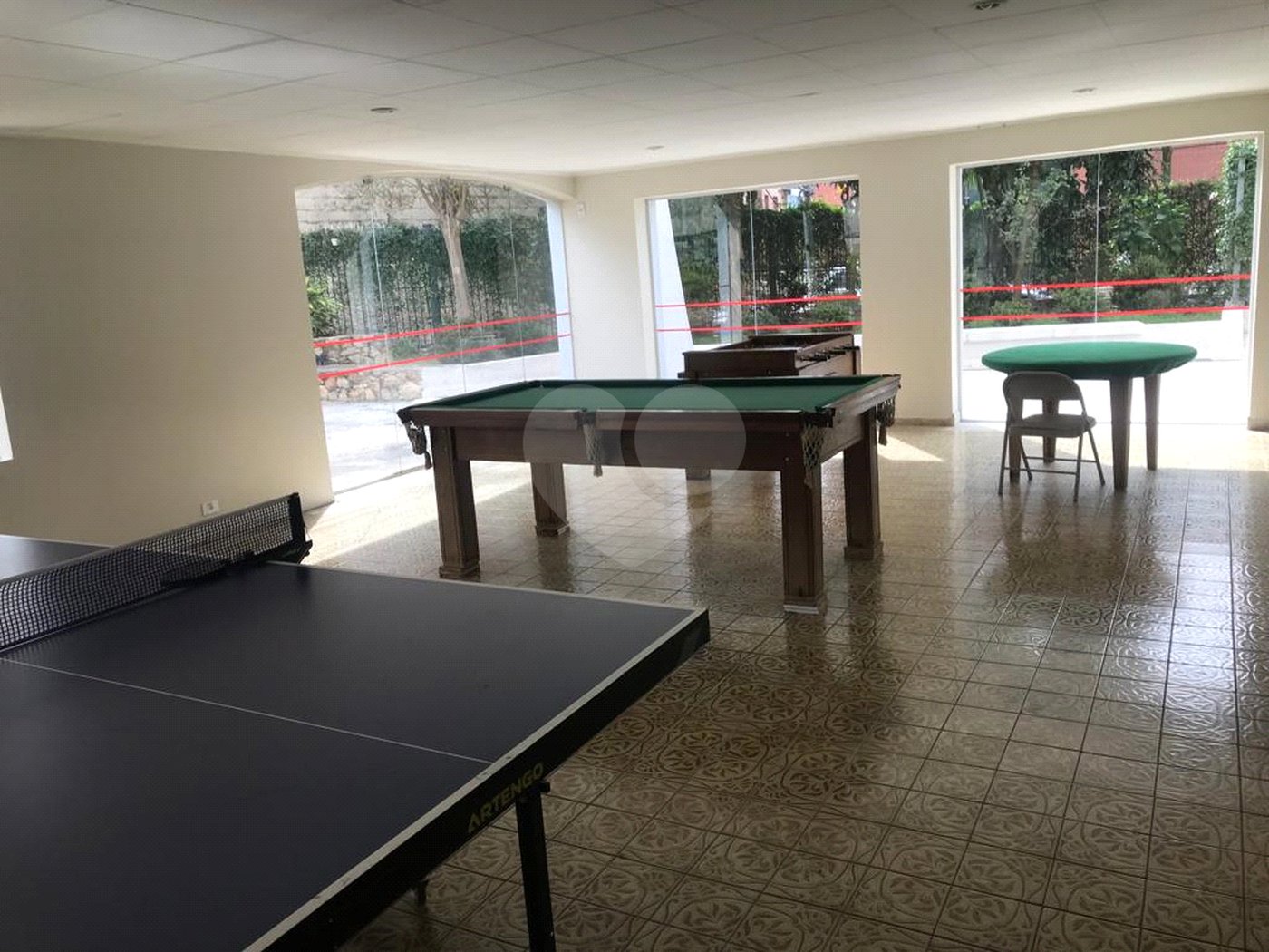 Espaço e Segurança no Bom Retiro: Apartamento de 100 m² com Infraestrutura Completa