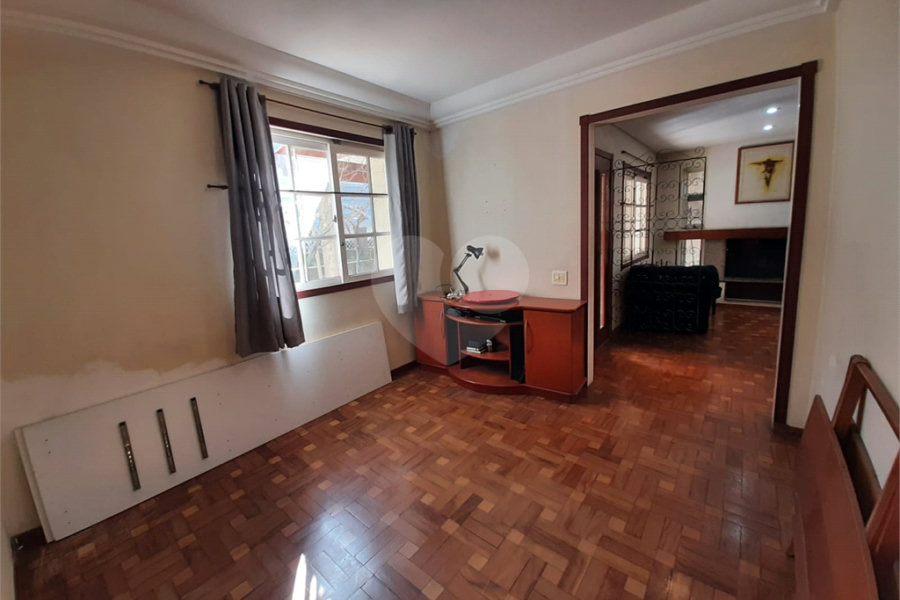 Casa à venda ou para alugar com 3 quartos, sendo 2 suítes, no condomínio Chácara das Rosas, São Paulo - SP