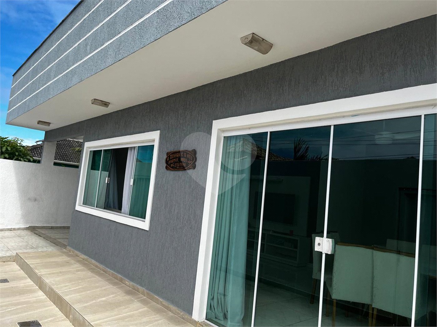 Casa à venda com 4 quartos, sendo 2 suítes, em Peró, Cabo Frio, RJ