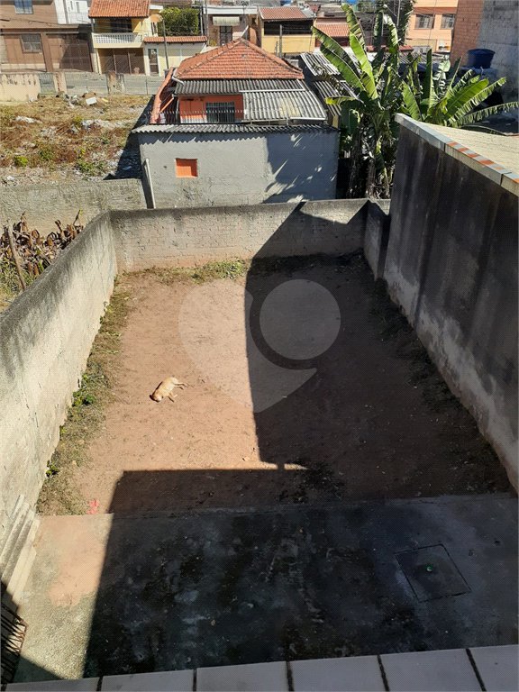 Sobrado à venda com 4 quartos em Vila Correa, Ferraz de Vasconcelos, SP
