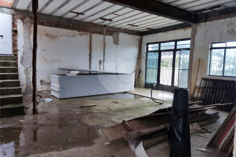 Sobrado à venda com 4 quartos, sendo 2 suítes, em Tremembé, São Paulo, SP
