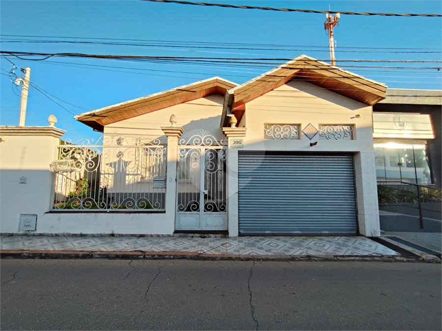 Casa à venda com 3 quartos, sendo 1 suíte,  no Centro, Itapetininga, SP
