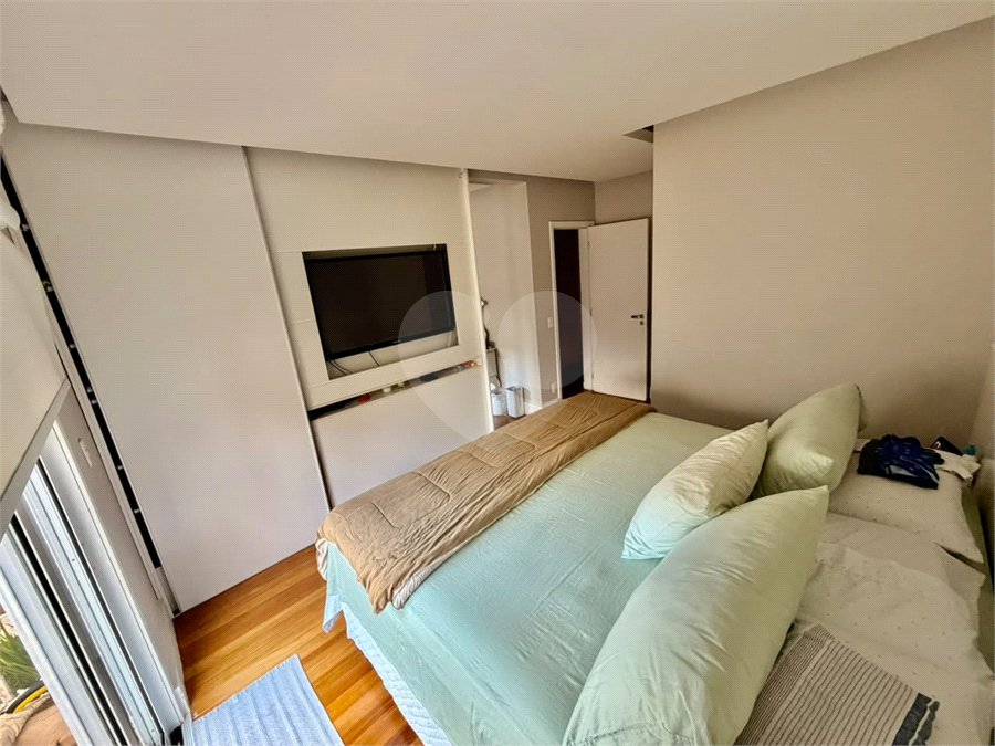 Casa à venda com 3 suítes no condomínio Villaggio Della Hípica, São Paulo - SP