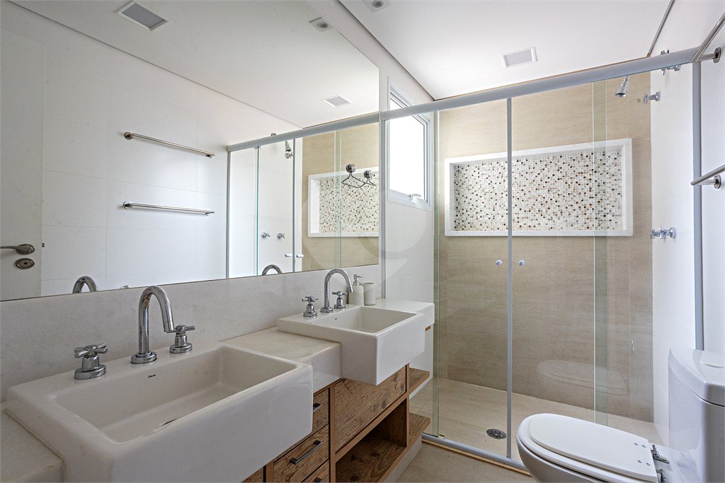 Apartamento à venda com 3 quartos, sendo 1 suíte,  em Jardim das Acácias, São Paulo, SP