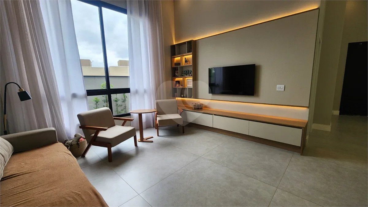 Casa à venda com 3 suítes no condomínio Via Castelli, Louveira - SP