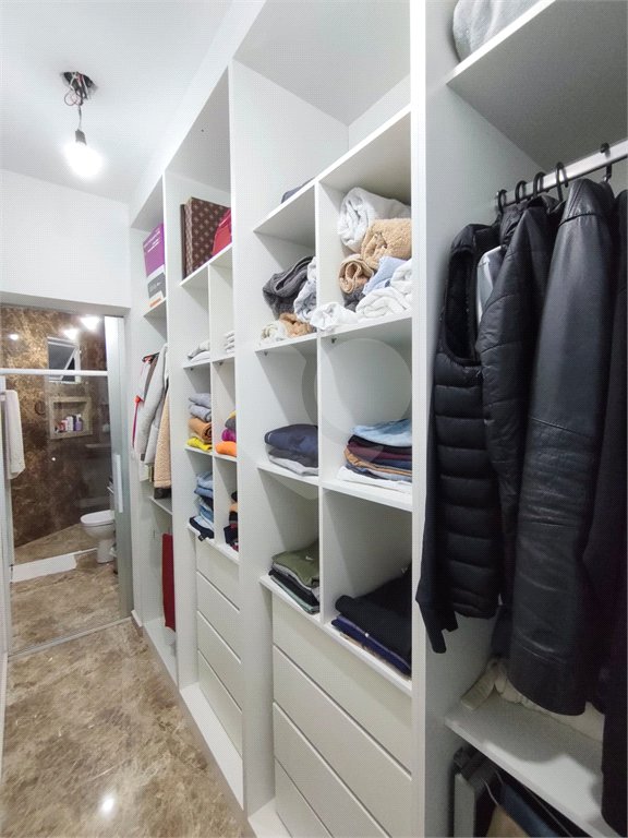 Casa à venda com 3 quartos, sendo 1 suíte,  em Residencial Colinas, Mogi das Cruzes, SP
