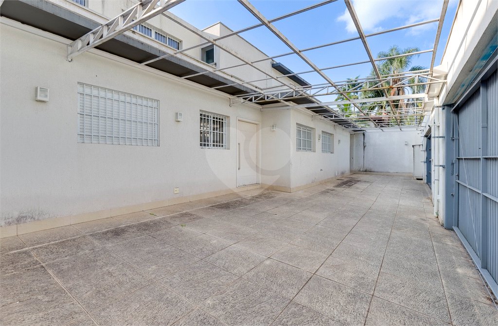 Sobrado à venda com 4 quartos, sendo 2 suítes,  em Granja Julieta, São Paulo, SP