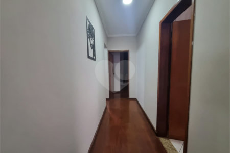 Casa à venda com 4 quartos, sendo 1 suíte, em Jardim São Carlos, Sorocaba, SP