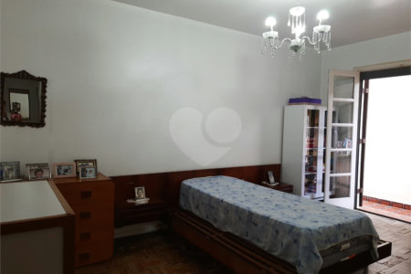 Casa à venda com 4 quartos, sendo 1 suíte,  em Parque Continental, São Paulo, SP