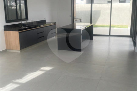 Terreno à venda com 3 suítes no condomínio Terras de Atibaia 1, Atibaia - SP
