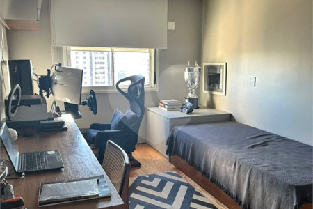 Apartamento à venda com 4 quartos, sendo 3 suítes, em Alto de Pinheiros, São Paulo, SP