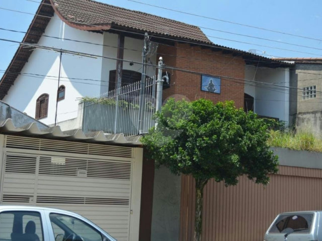 Sobrado à venda com 4 quartos, sendo 3 suítes,  em Parque Edu Chaves, São Paulo, SP