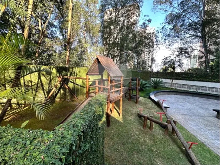 Apartamento para alugar com 2 suítes em Vila Andrade, São Paulo, SP