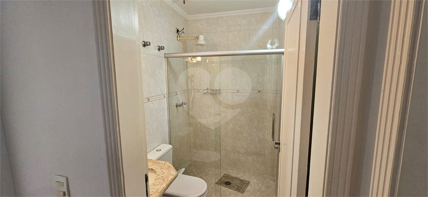 Casa à venda com 3 quartos, sendo 1 suíte, no condomínio Res Santa Inês, São Paulo - SP