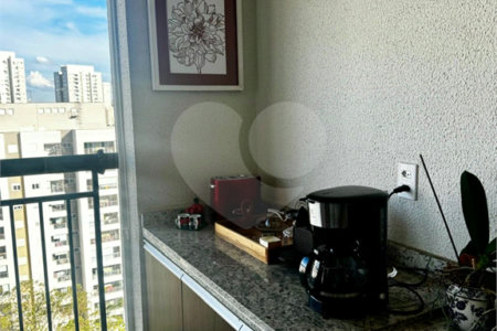 Apartamento à venda com 3 quartos, sendo 1 suíte, em Parque Reboucas, São Paulo, SP