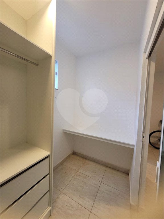 Apartamento para alugar com 2 quartos em Miguel Couto, Cabo Frio, RJ