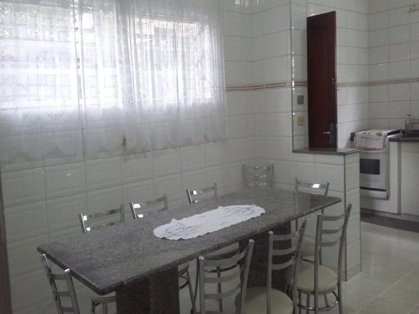 Casa à venda com 3 quartos, sendo 1 suíte, em Jardim Pinheiros, São Paulo, SP