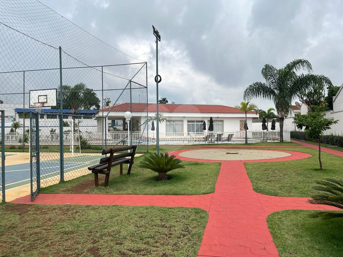 Casa à venda com 3 quartos, sendo 1 suíte, no condomínio Villagio DI Lucca, Sorocaba - SP