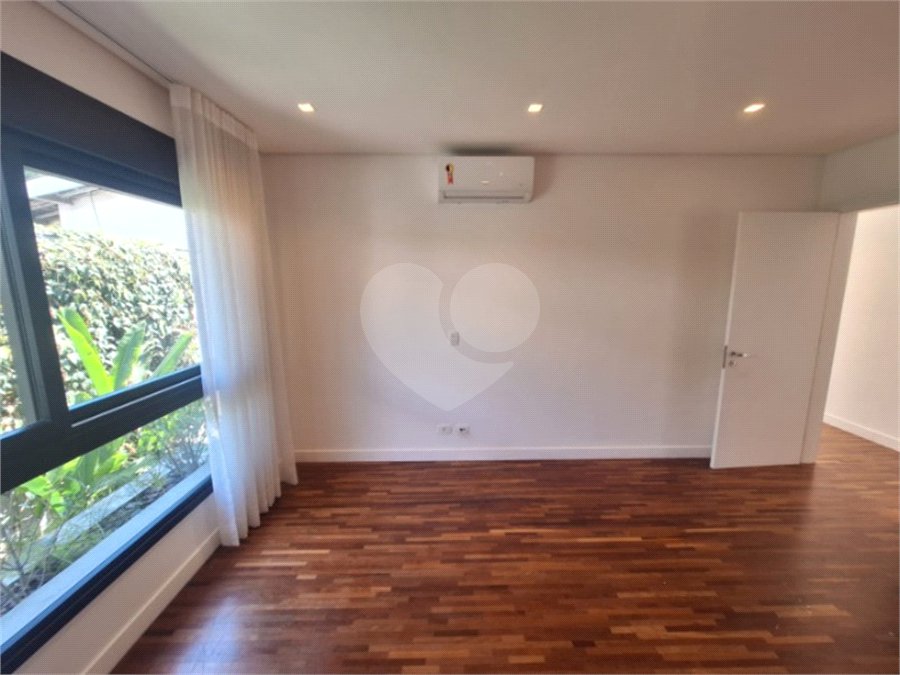 Casa à venda ou para alugar com 3 suítes no condomínio Boulevard Ibirapuera, São Paulo - SP