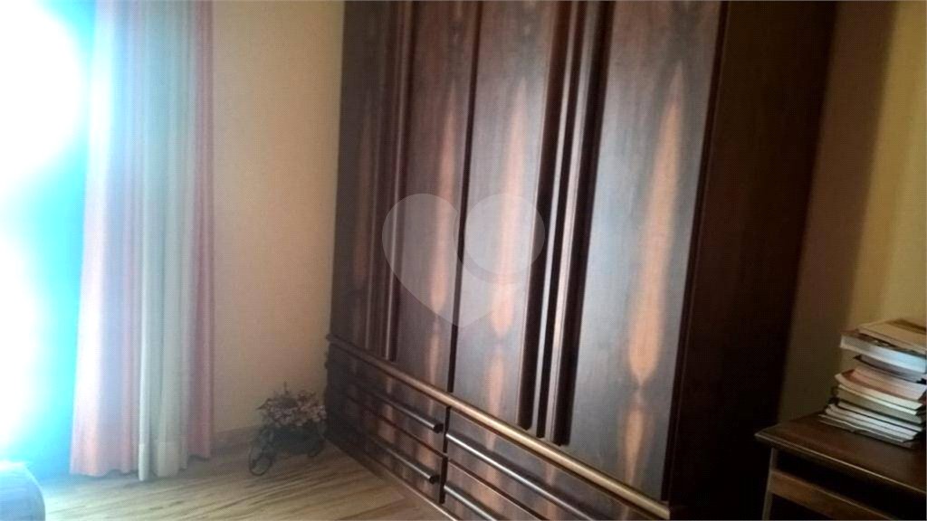 Sobrado à venda com 3 quartos, sendo 1 suíte, em Bocaina, Ribeirão Pires, SP