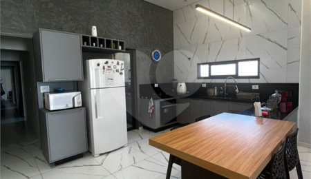 Casa Térrea à venda com 3 suítes em Jardim dos Pinheiros, Atibaia, SP