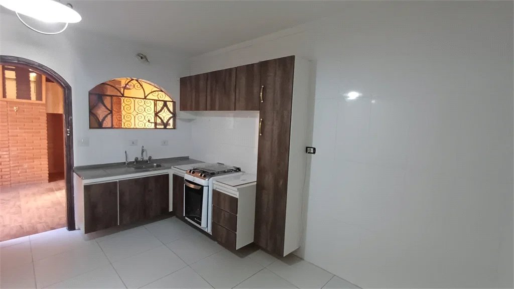 Sobrado à venda com 5 quartos, sendo 2 suítes, em Parque Continental, São Paulo, SP