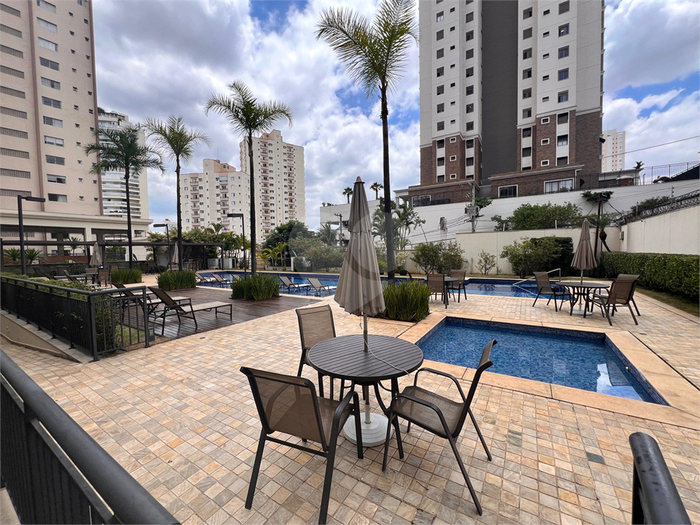 Apartamento à venda com 3 suítes em Santa Teresinha, São Paulo, SP
