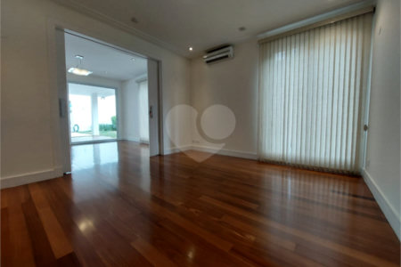 Casa à venda com 4 suítes no condomínio Residencial Morumbi, São Paulo - SP