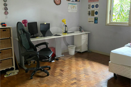 Sobrado à venda com 5 quartos, sendo 2 suítes, em Vila Cordeiro, São Paulo, SP