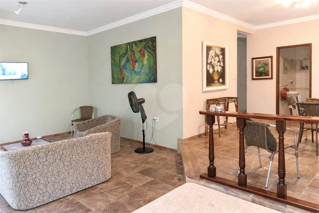 Casa à venda com 3 suítes em Jardim Leonor, São Paulo, SP