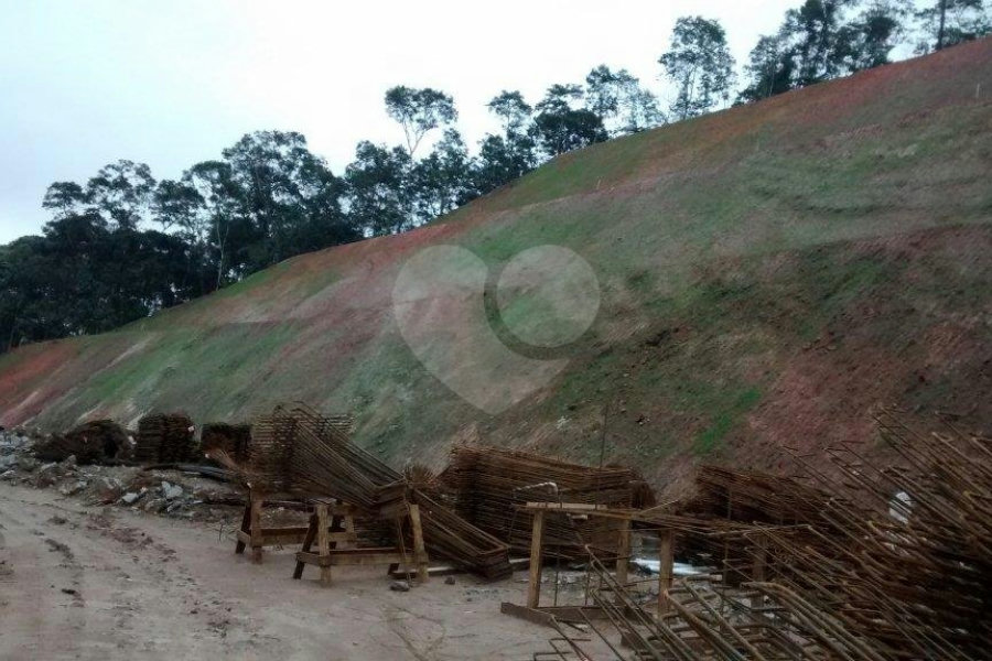 Terreno à venda em Jardim Glória, Miracatu, SP