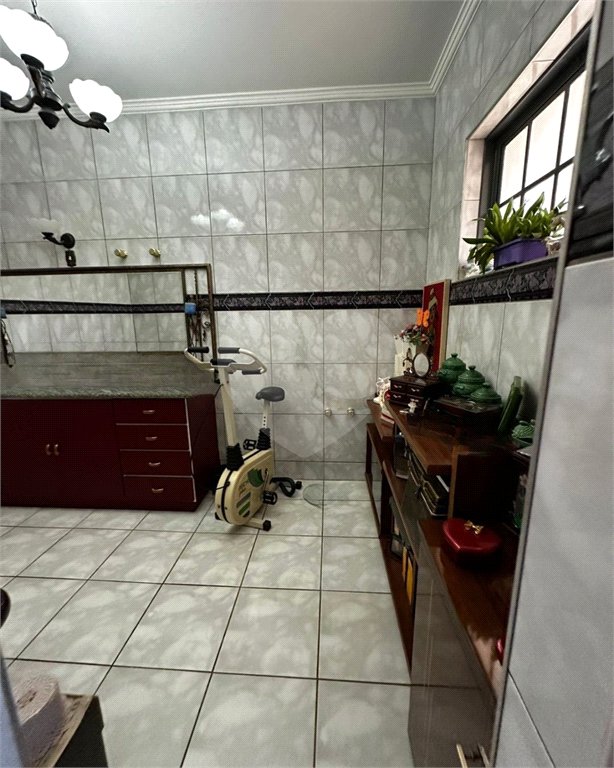 Sobrado à venda com 6 quartos, sendo 1 suíte, no Centro, Ponta Porã, MS