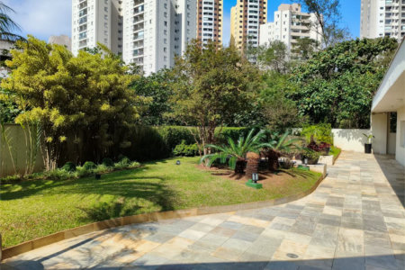 Apartamento à venda com 2 quartos, sendo 1 suíte, em Vila Andrade, São Paulo, SP