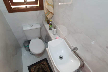 Sobrado à venda com 4 quartos, sendo 2 suítes, em Granja Julieta, São Paulo, SP