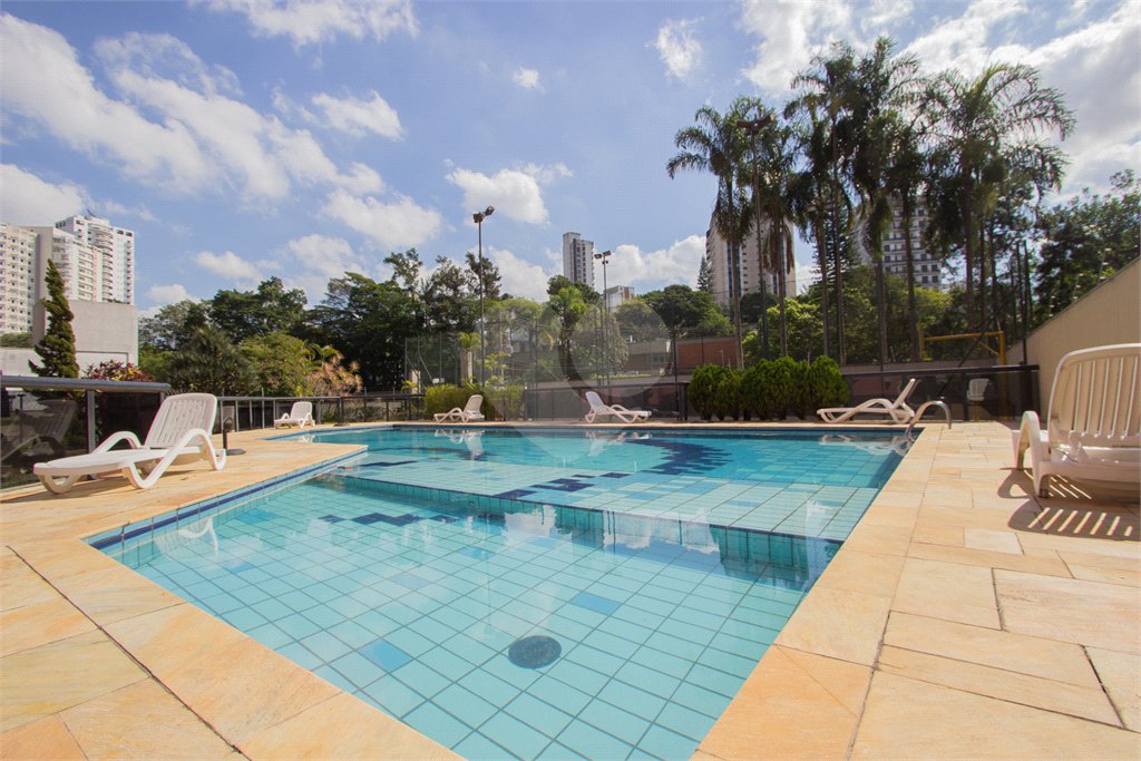 Apartamento à venda com 3 quartos, sendo 1 suíte, em Vila Andrade, São Paulo, SP