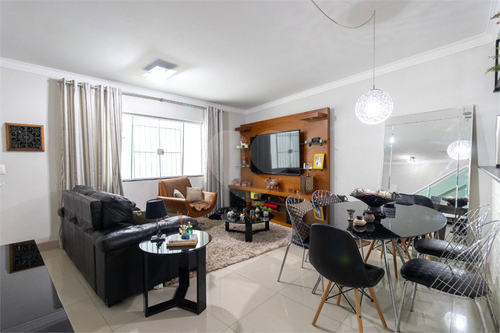 Casa à venda com 3 quartos, sendo 1 suíte, no condomínio Orquideas, São Paulo - SP
