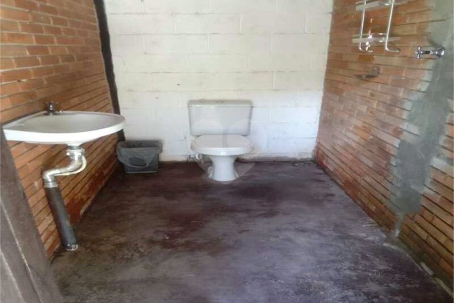 Casa à venda com 6 quartos, sendo 3 suítes, no condomínio Residencial Jardins de Mairiporã I, Mairiporã - SP