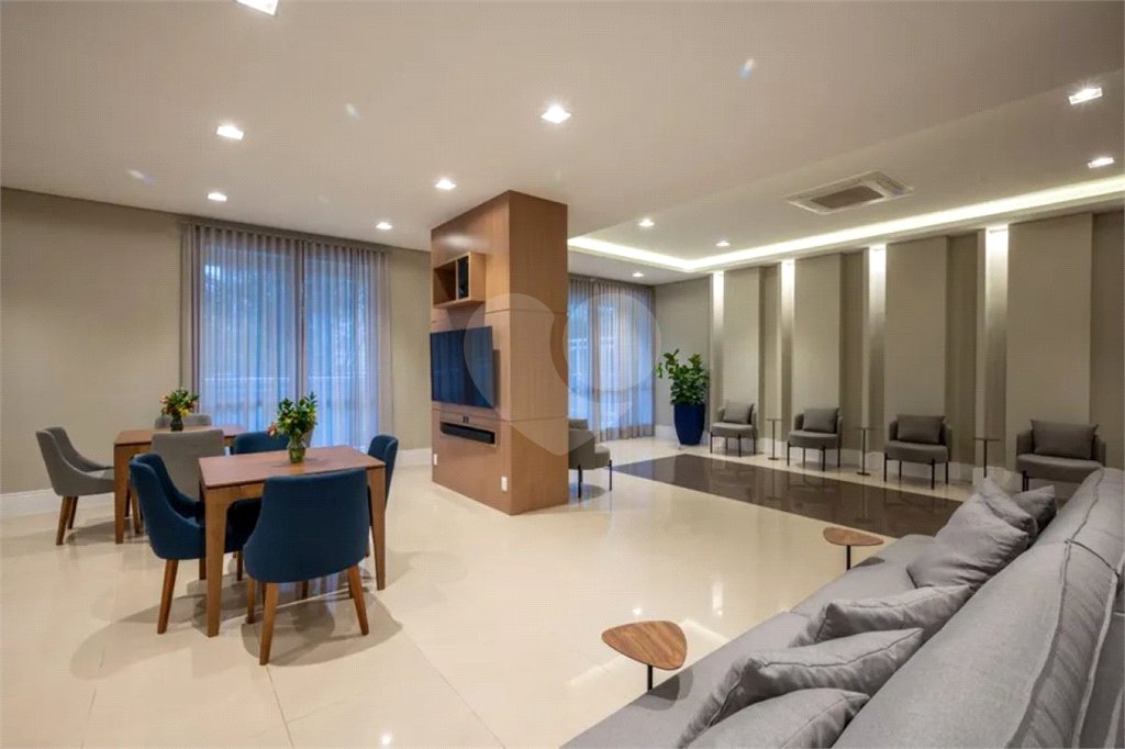 Apartamento à venda com 3 suítes em Vila Alexandria, São Paulo, SP