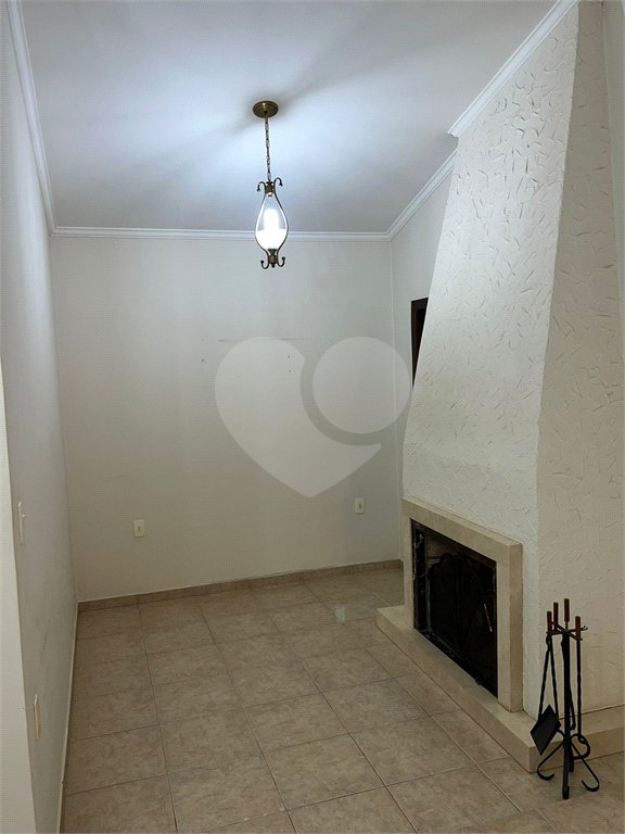 Casa à venda com 2 suítes no condomínio Recanto dos Ipes, Atibaia - SP