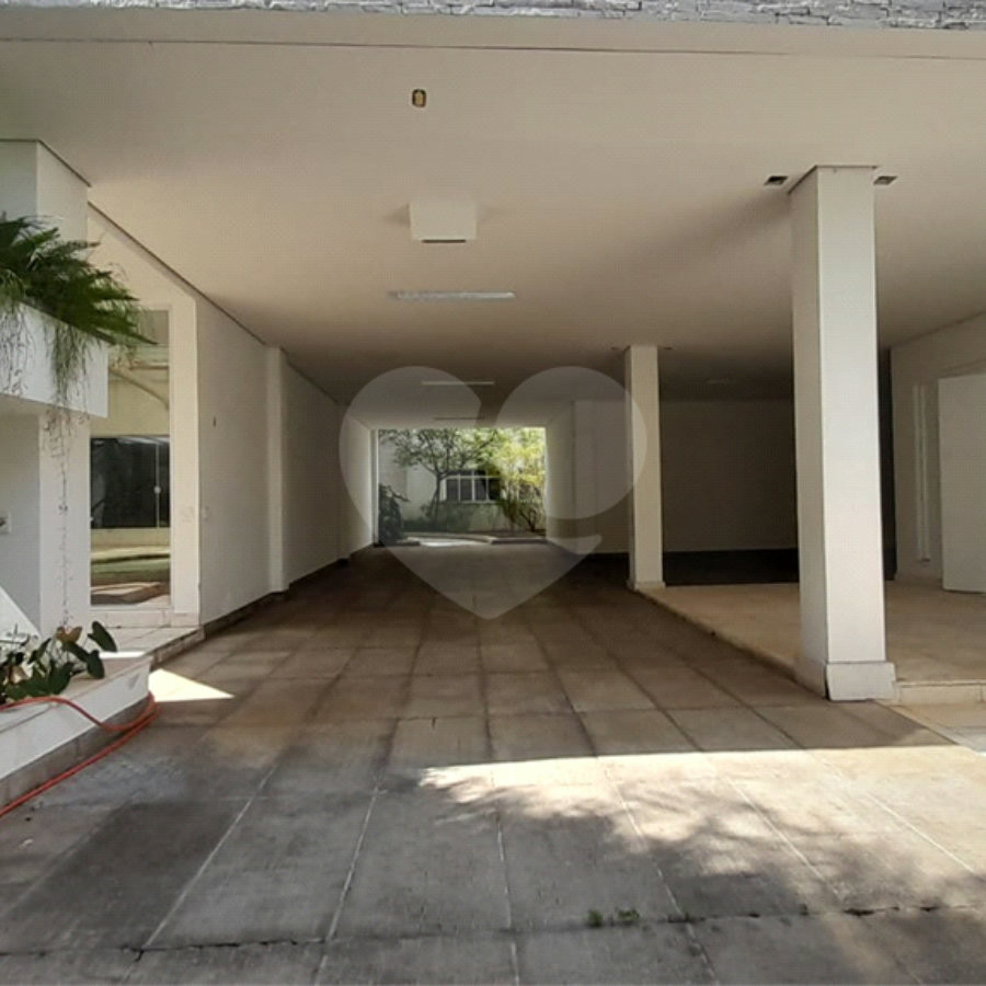 Sobrado à venda com 6 quartos, sendo 5 suítes, no Centro, São Bernardo do Campo, SP