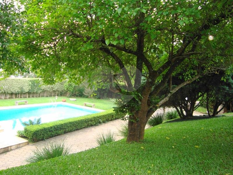 Sobrado à venda com 4 quartos, sendo 2 suítes, em Tremembé, São Paulo, SP