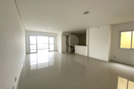 Apartamento à venda com 3 quartos, sendo 1 suíte, em Baeta Neves, São Bernardo do Campo, SP
