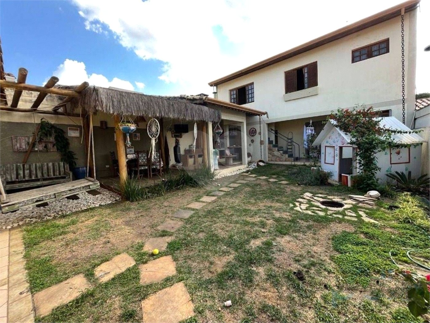 Casa à venda com 8 quartos, sendo 3 suítes, em Jardim Terceiro Centenário, Atibaia, SP