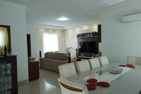 Casa à venda com 4 quartos, sendo 2 suítes, no condomínio Primavera, Salto - SP