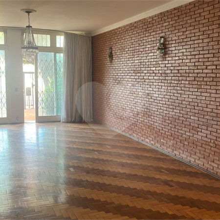Casa à venda com 3 quartos, sendo 1 suíte, em Vila Progresso, Araraquara, SP