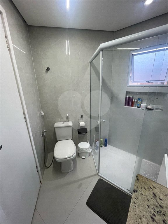 Casa à venda com 3 quartos, sendo 1 suíte, no condomínio Residencial Villagio Vitória, Guarulhos - SP